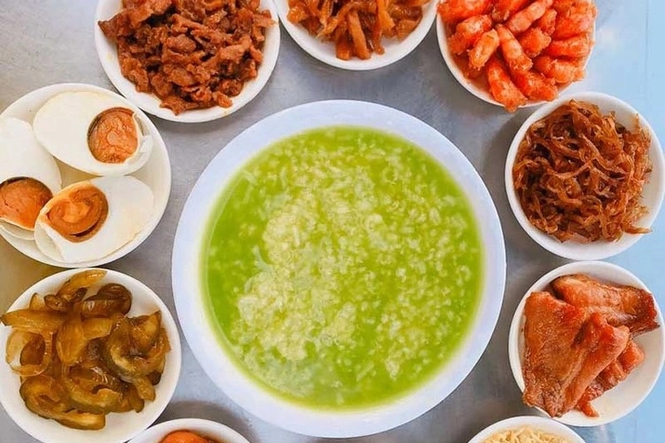 Cháo trắng lá dứa Cô Tư