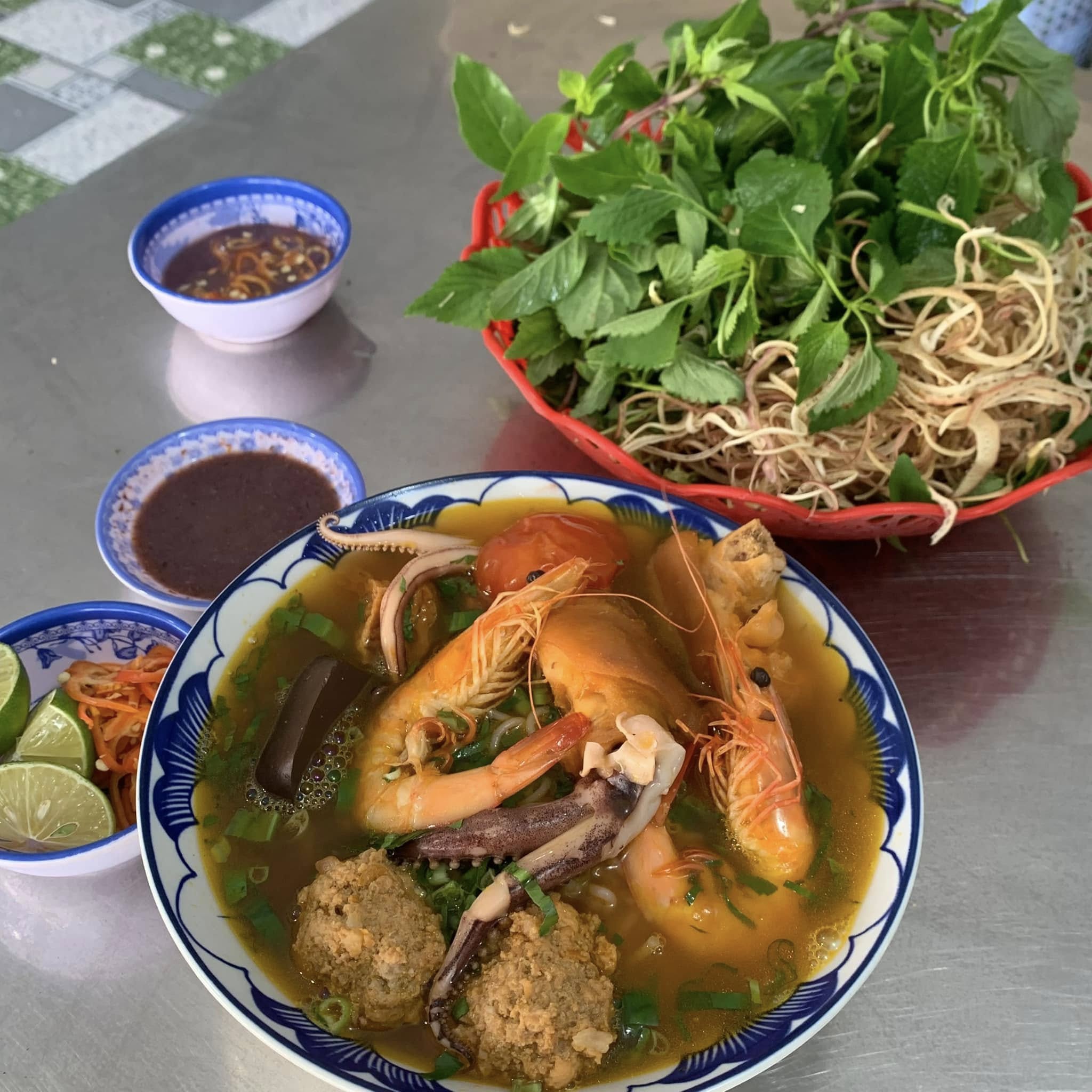 Bún riêu cua đồng chị Đào