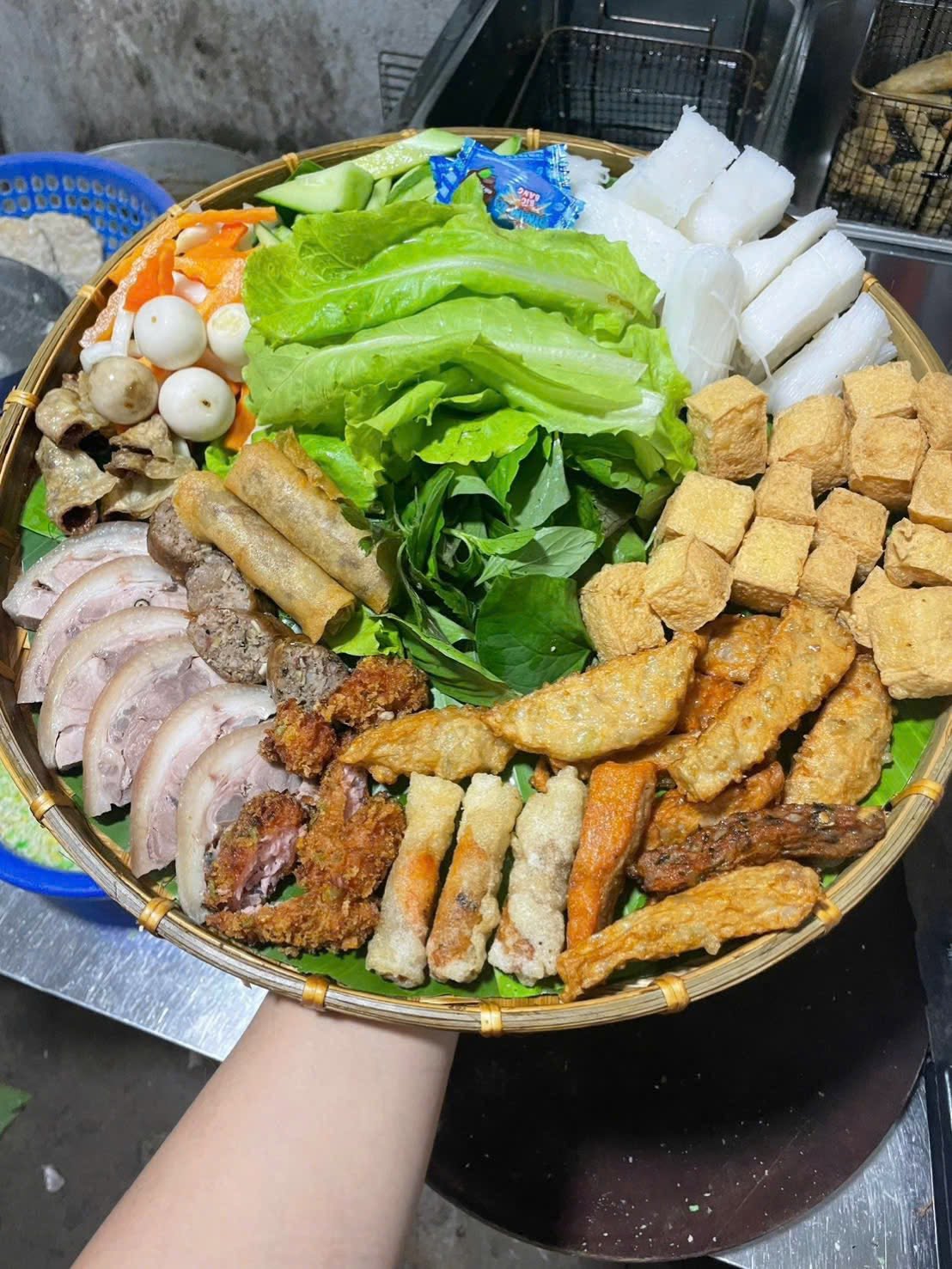 Bún đậu mắm tôm Út Tiên